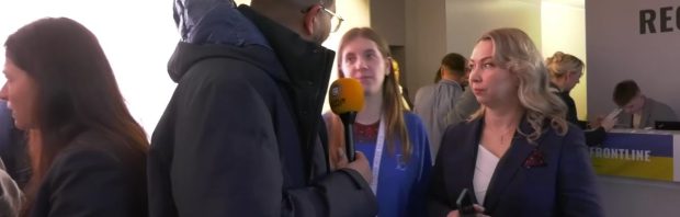 Jonathan Krispijn moet na kritische vragen in Davos zijn paspoort inleveren en wordt uit gebouw verwijderd