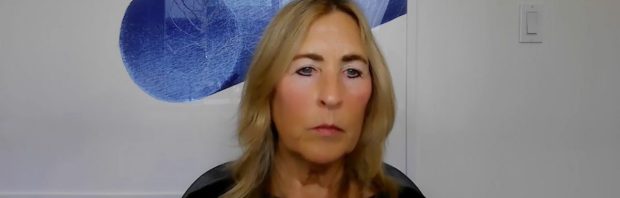 Traumatherapeut: boven Epstein staan “interdimensionale wezens” die de aarde “hebben overgenomen”