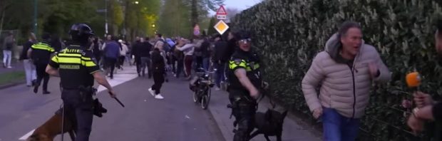 Politie zet “zonder waarschuwing vooraf” honden in bij azc-protest in Loosdrecht: “Ziek land”
