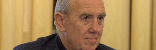 ‘Er is gelogen’: Franse chirurg zet vraagtekens bij COVID-vaccins en waarschuwt voor turbo-kankers