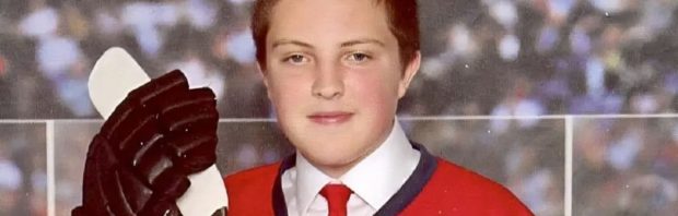 Luister en huiver: vader belt vaccincompensatieprogramma van de overheid na overlijden van zijn zoon