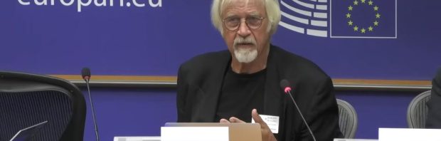 Wat gebeurde er tijdens corona echt achter de schermen? Arts en oud-parlementslid Wolfgang Wodarg doet boekje open