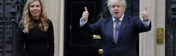 Ex-parlementslid: ziekenhuisopname Boris Johnson tijdens coronacrisis was “geënsceneerd”
