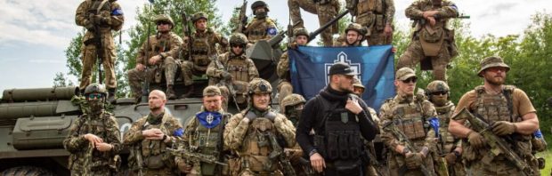 Den Haag in verlegenheid na beelden van Nederlandse wapens bij Oekraïense nazi-eenheid