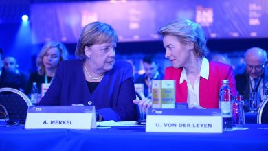 Ophef rond onderscheiding Angela Merkel in Europees Parlement: klapvee en protestboycot