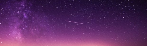 Bewijs voor buitenaards leven? NASA-wetenschapper vindt mysterieuze lichtflitsen boven aarde uit de jaren vijftig
