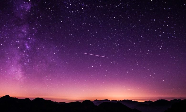 Bewijs voor buitenaards leven? NASA-wetenschapper vindt mysterieuze lichtflitsen uit de jaren vijftig