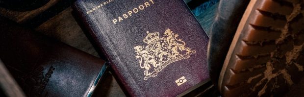 Hoogleraar krijgt na 20 jaar geen Nederlands paspoort: ‘Dit is het absolute bewijs dat de Staat onze eigen mensen haat’