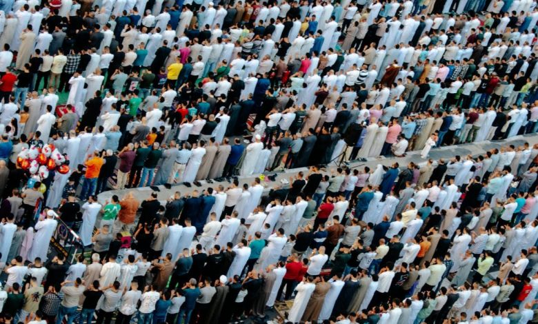Massa-immigratie als wapen: oud-premier spreekt zich onomwonden uit