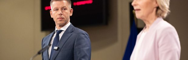 Politie-inval bij Hongaarse journalist, tienerzoon getraumatiseerd: wie trekt er werkelijk aan de touwtjes in Hongarije?