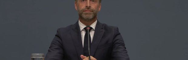 ‘Pathologische leugenaar’ De Jonge staat achter opgevoerde druk op huisarts Elens: ‘Onmens pur sang’