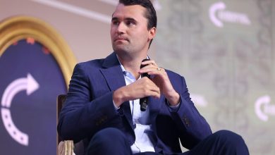 Nieuwe beelden roepen vragen op over officiële lezing van aanslag op Charlie Kirk: wat gebeurde er écht op dat dak?