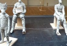 Reptielensculptuur Europees Parlement wekt grote verontwaardiging