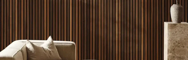 Akoestische wandpanelen van WoodUpp maken de tv-wand rustig én stijlvol