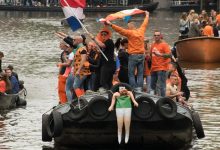 ‘Bizarre' brief onthult: burgemeester legt Van Dale naast zich neer om ‘omvolking’ te verbieden 6 ‘Bizarre' brief onthult: burgemeester legt Van Dale naast zich neer om ‘omvolking’ te verbieden