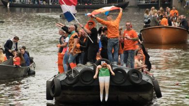 ‘Bizarre' brief onthult: burgemeester legt Van Dale naast zich neer om ‘omvolking’ te verbieden