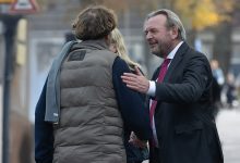 De ombudsman die anderen controleert, weigert al 4 jaar zijn eigen bonnetjes te laten zien: nu grijpt de rechter in