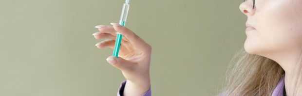 Kek Mama haalt kritische vaccinatiecolumn offline — en maakt hem daardoor alleen maar groter