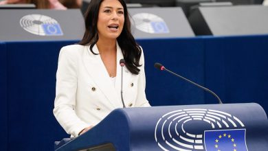 Latinopoulou Von der Leyen: "Geen grotere racist tegen Europeanen"