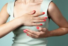 Borstchirurg waarschuwt vrouwen: “Mammografie redt geen levens, maar produceert vooral meer patiënten”