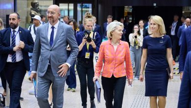 EU draait microfoon van Europarlementslid dicht na explosieve vragen over Oekraïne 39 EU draait microfoon van Europarlementslid dicht na explosieve vragen over Oekraïne
