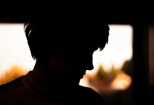 'Niet te bevatten': Vader bevrijdt zoon uit huis waar hij door "jeugdbescherming" gemarteld werd en belandt zelf in de cel