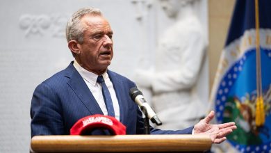 Van vaccincriticus tot verdediger van het mazelenvaccin: wat is er met RFK Jr. gebeurd?