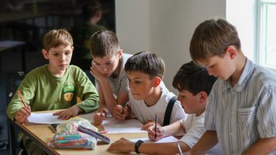 Word lid van Omroep Zwart, steun Extinction Rebellion en koop niet bij blanken: dit leren kinderen tegenwoordig op school